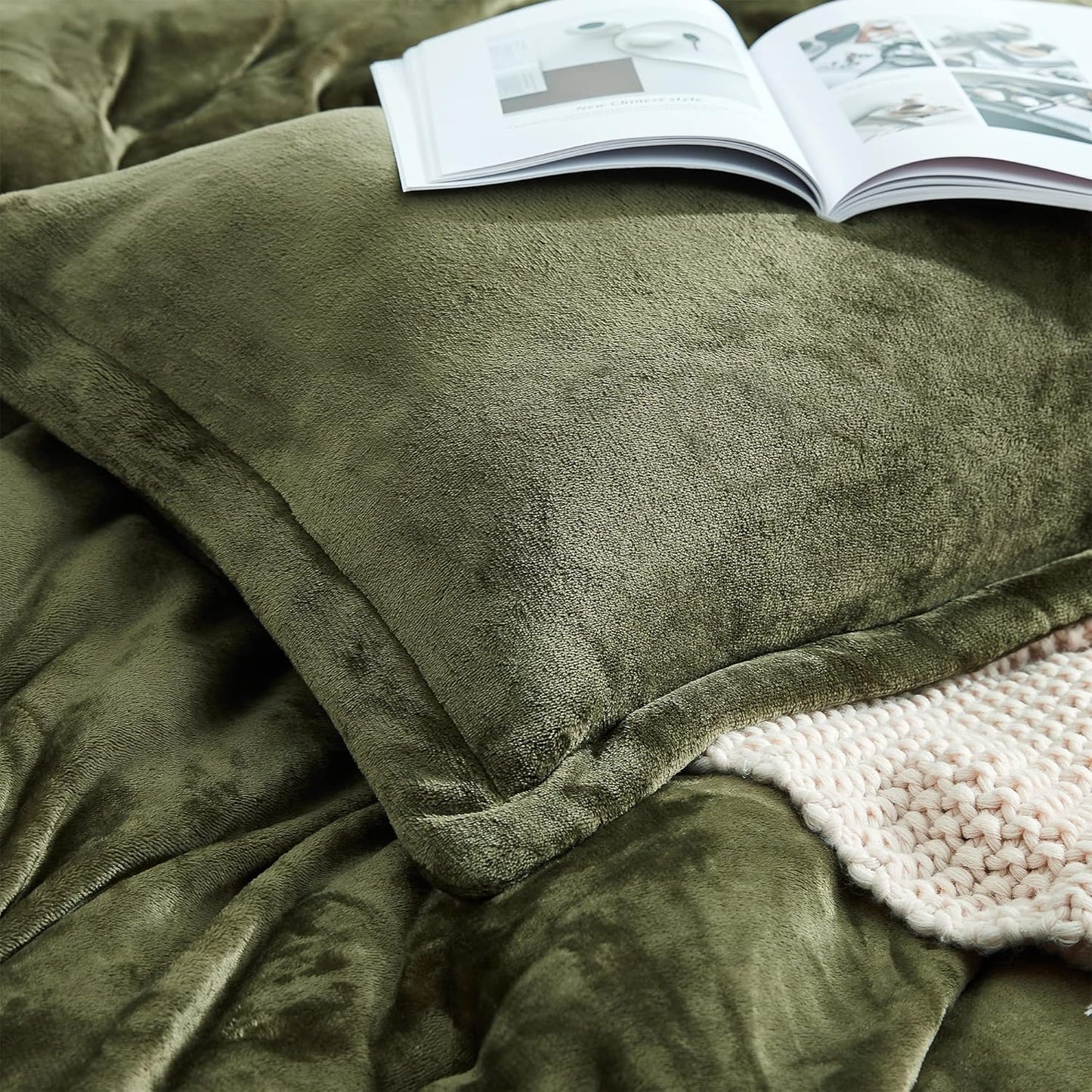 The Plushest™ Oversized Weighted Comforter